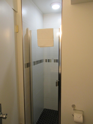 Bathroom 3, Waikiki Central Hotel, Honolulu
