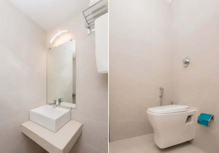 Bathroom 4, Hotel BKC Garden- Near Jio Convention, Mumbai Suburban