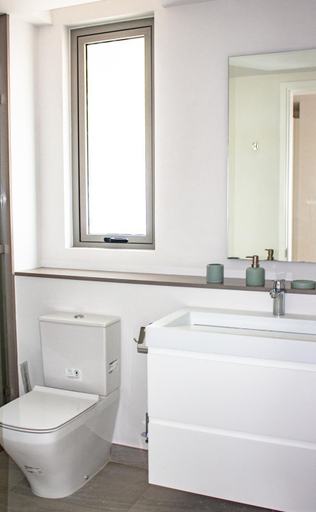 Bathroom 2, Manta Cove by Horizon Holidays, Black River