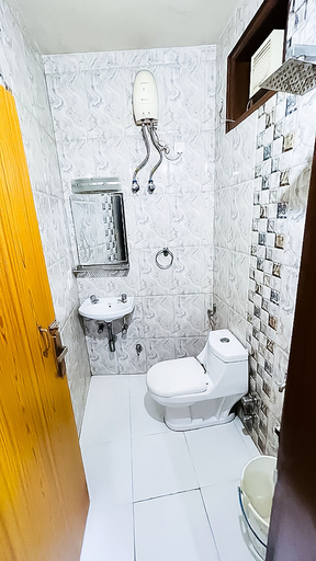 Bathroom 3, Roomshala 140 Hotel 24&7 Malviya Nagar, Delhi