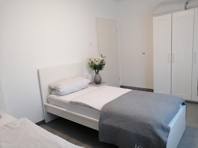 Others 3, Apartment OG, Stormarn