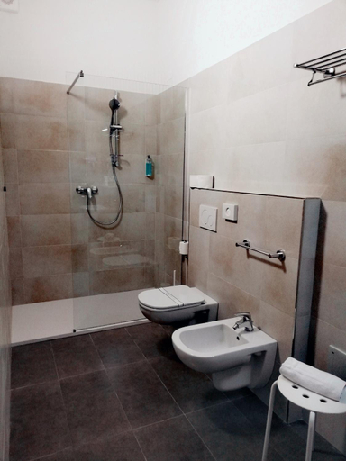Bathroom 4, Villa Nadar Hotel B&B, Lucca