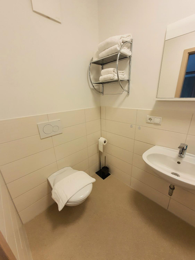 Bathroom 3, Hotel Sleep-Station Bornsen bei Hamburg 24H Self Check-in, Herzogtum Lauenburg