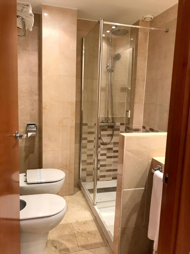 Bathroom 4, Hotel Calasanz, Barcelona