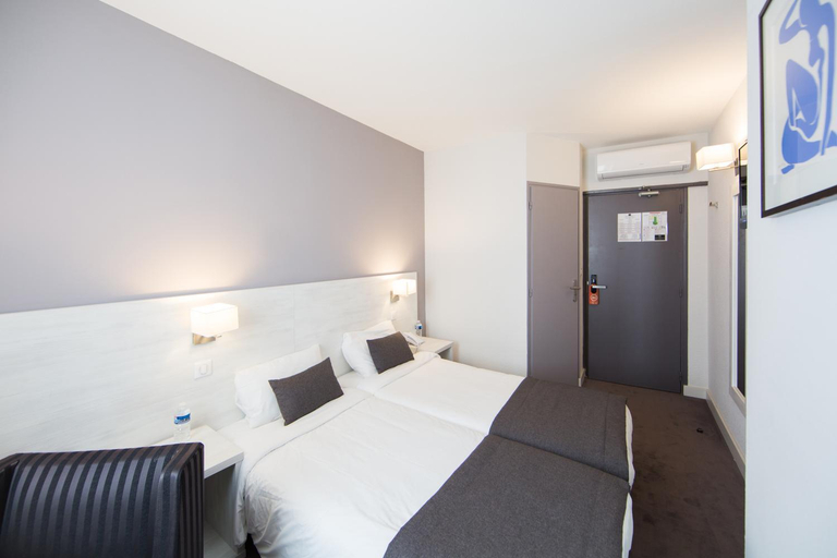 Bedroom 3, Hotel Cannes Croisette, Alpes-Maritimes