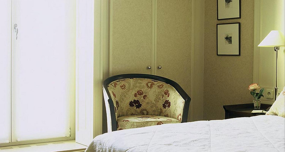 Bedroom 2, Hôtel Bedford, Paris