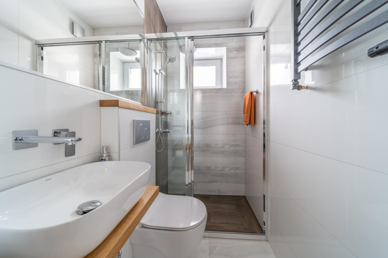 Bathroom 2, Willa Gencjana, Jelenia Góra