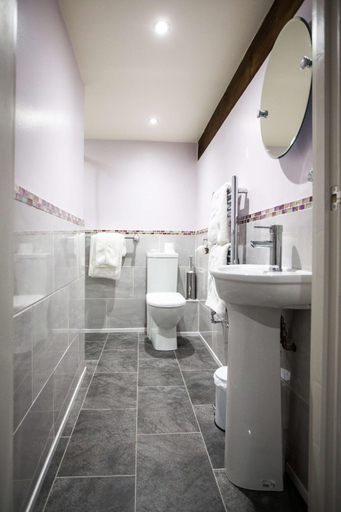 Bathroom 3, The Wyndham Hotel, Gloucestershire
