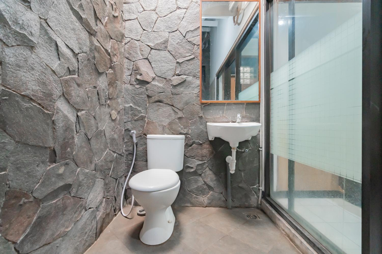 Bathroom 17