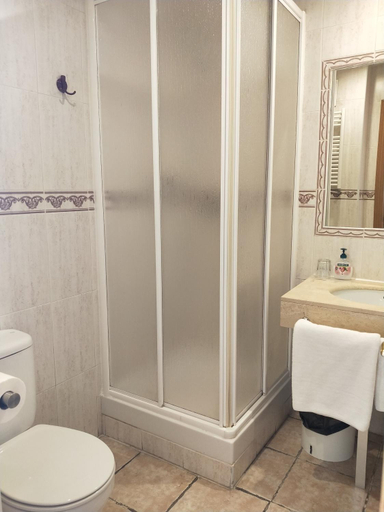 Bathroom 3, Hostal Maria Ronda, Madrid