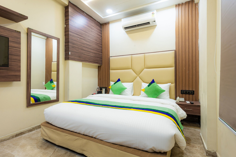 Bedroom 1, Treebo City Center, Nagpur