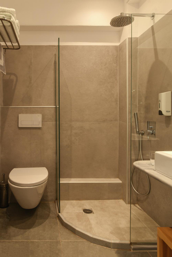 Bathroom 3, Paros Bay, South Aegean