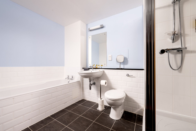 Bathroom 5, The Highland Club, Highland
