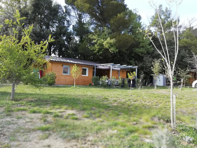 Exterior 18