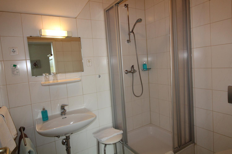 Bathroom 3, Hotel-Gasthof Opel, Bayreuth