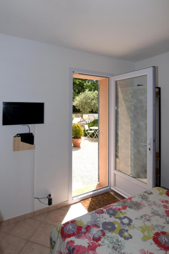 Others 1, Villa Louanne, Vaucluse
