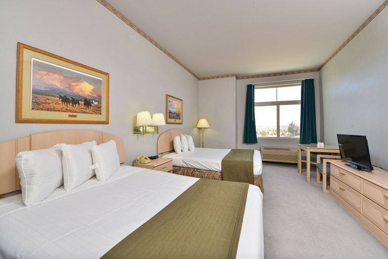 Bedroom 3, Econo Lodge Inn & Suites Jackpot near Casino, Elko