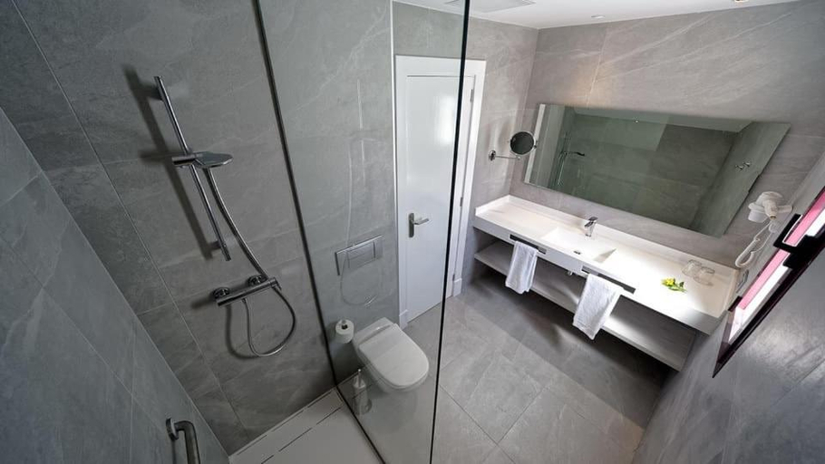 Bathroom 3, Broncemar Beach, Las Palmas