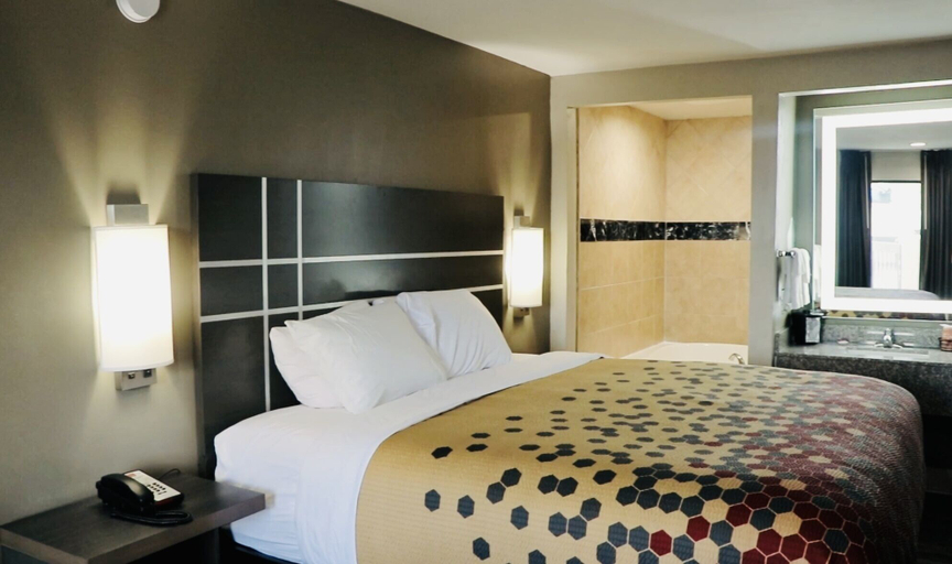 Bedroom 3, Econo Lodge Inn & Suites Murfreesboro Shopping District, Rutherford