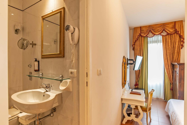 Bathroom 10