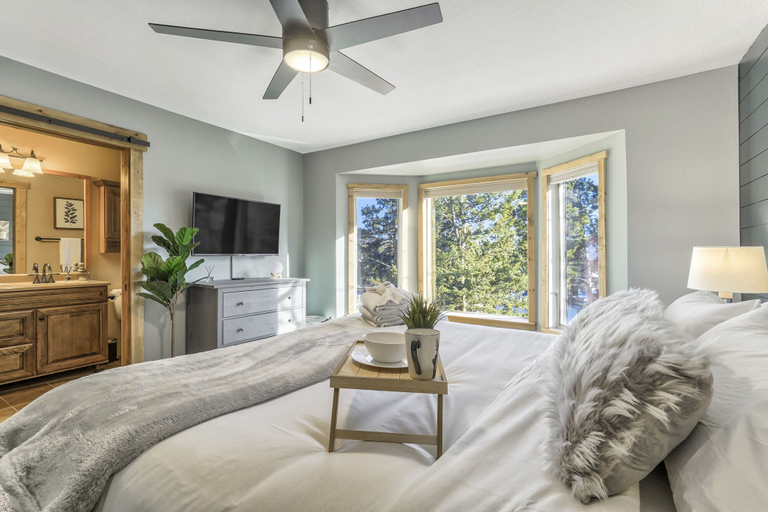 Bedroom 3, Cedar Chalet, Teller