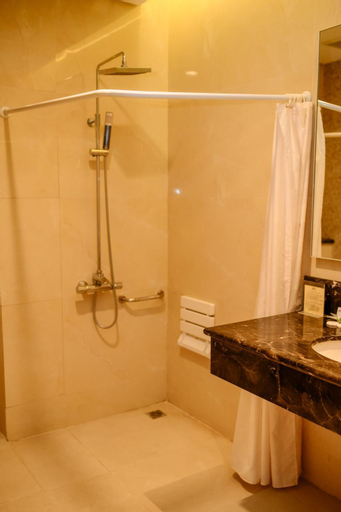 Bathroom 10