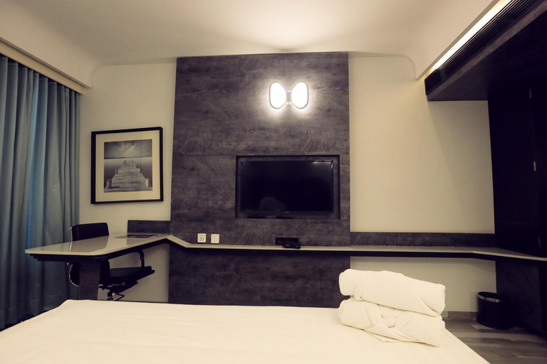 Bedroom, Hummingbird Hotel and Banquet, Anand