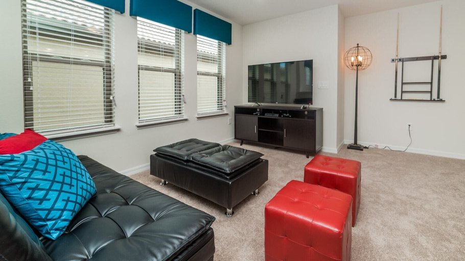 Others 5, 8802 Macapa Drive, Osceola