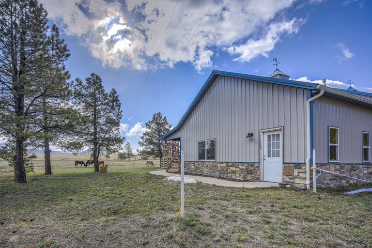 Exterior & Views 2, Cowboy Quarters, Douglas