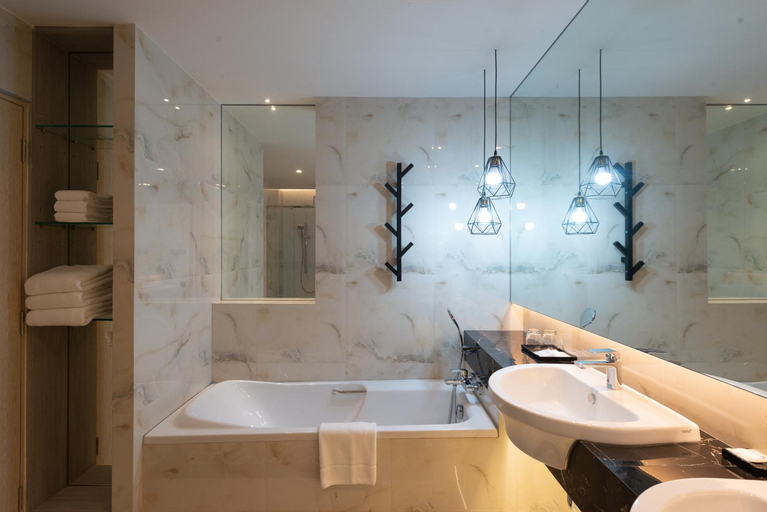 Bathroom 22