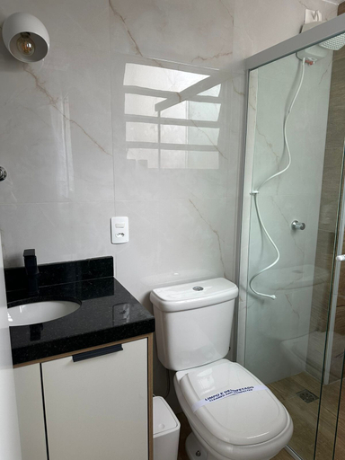 Bathroom 4, Ed Iraque, São Paulo