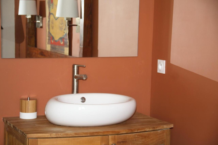 Bathroom 2, casaisabel, Gironde