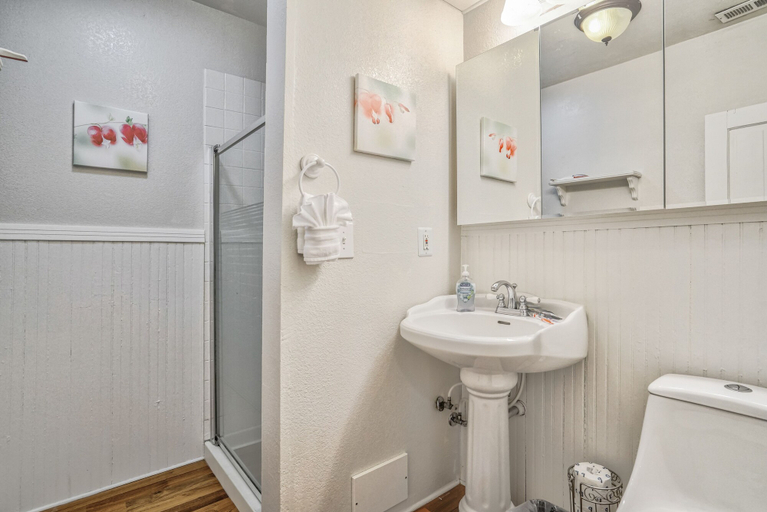 Bathroom 4, Granite Grotto, El Paso
