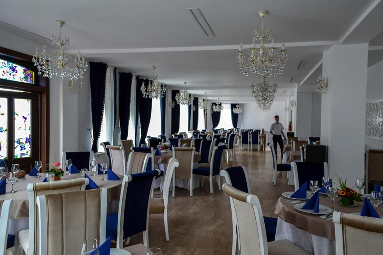 Food & Drinks 4, Hotel Coquette, Maneciu-ungureni