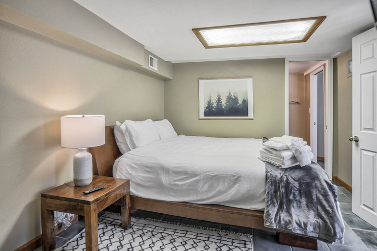 Bedroom 3, Stone Statesroom, El Paso