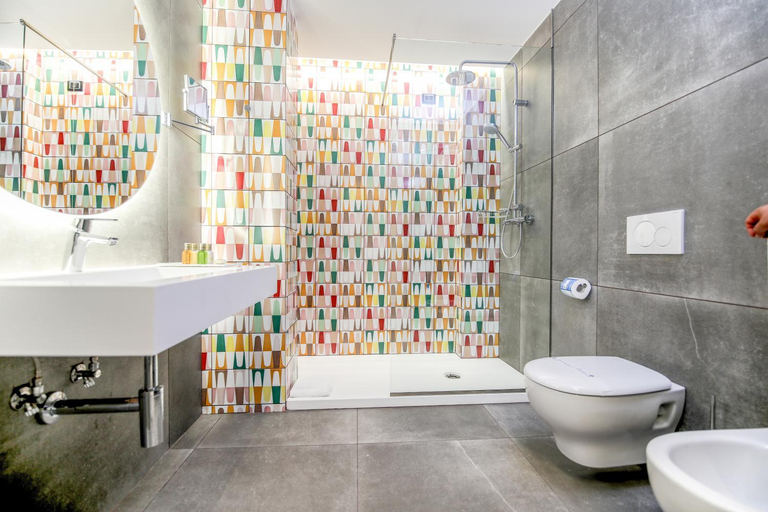 Bathroom 5, Il San Cristoforo, Napoli