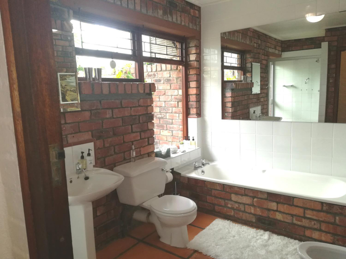 Others 4, Le Petit Vignoble, City of Cape Town