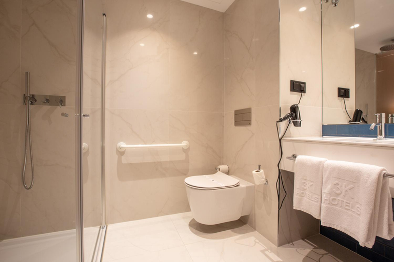 Bathroom 4, Hotel 3K Porto Aeroporto, Maia