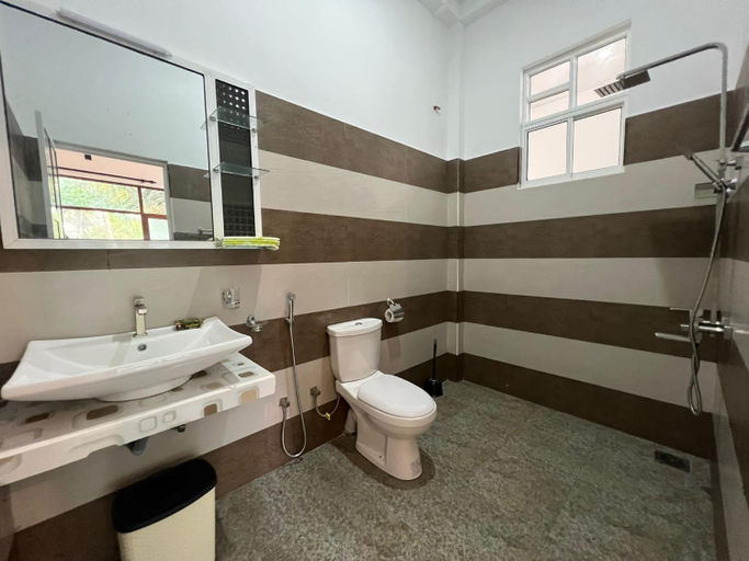 Bathroom 3, Plantation Surf Inn & Restaurant - Midigama, Weligama