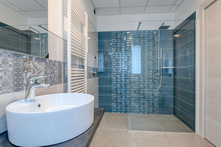 Bathroom 2, Garda Diamant, Brescia