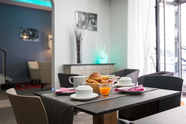 Public Area 2, Hotel Cannes Croisette, Alpes-Maritimes