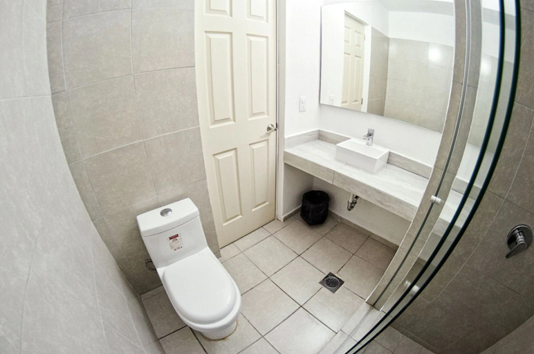 Bathroom 4, Expo Hotel Guadalajara, Guadalajara