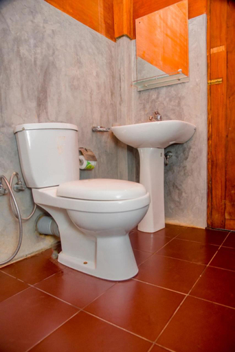 Bathroom 4, Sinharaja Forest Gate, Kotapola
