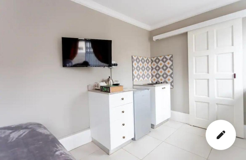 Kitchen 4, Blue Yellow Door Home, Nelson Mandela Bay