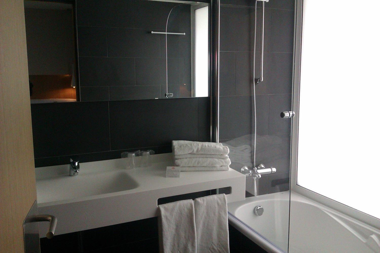 Bathroom 4, Atenea Port Barcelona Mataro, Barcelona