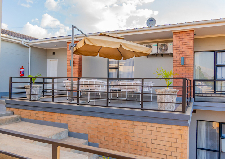 Others 5, Oh wine at Lucas place, Blantyre City