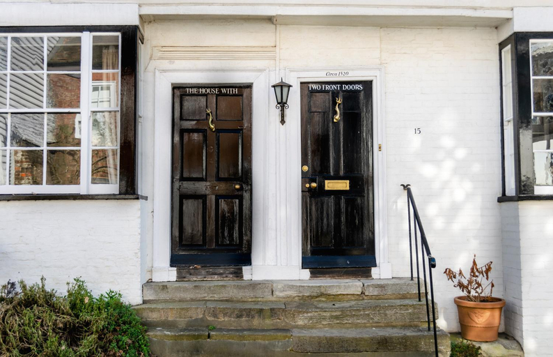 Others 3, The House with Two Front Doors, East Sussex