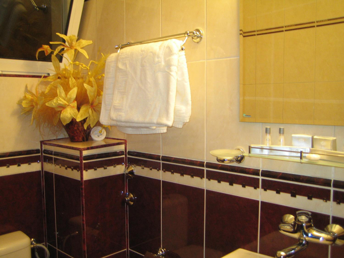 Bathroom 3, Хотел БУТИК ИМПЕРИАЛ, Primorsko