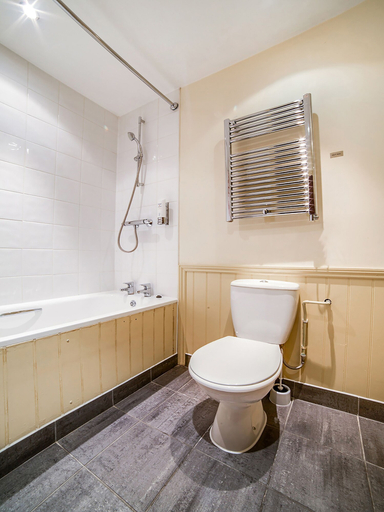 Bathroom 3, The Bridge House Hotel, Surrey