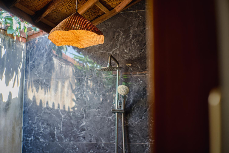 Bathroom 7
